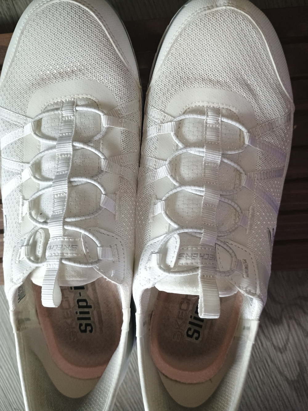Skechers Slip-ins Women’s 8.5 White Sneakers Air Cooled Memory Foam Comfort